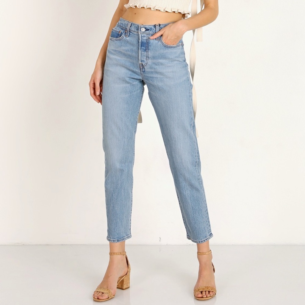 Levi’s Wedgie Icon Jeans Size 24